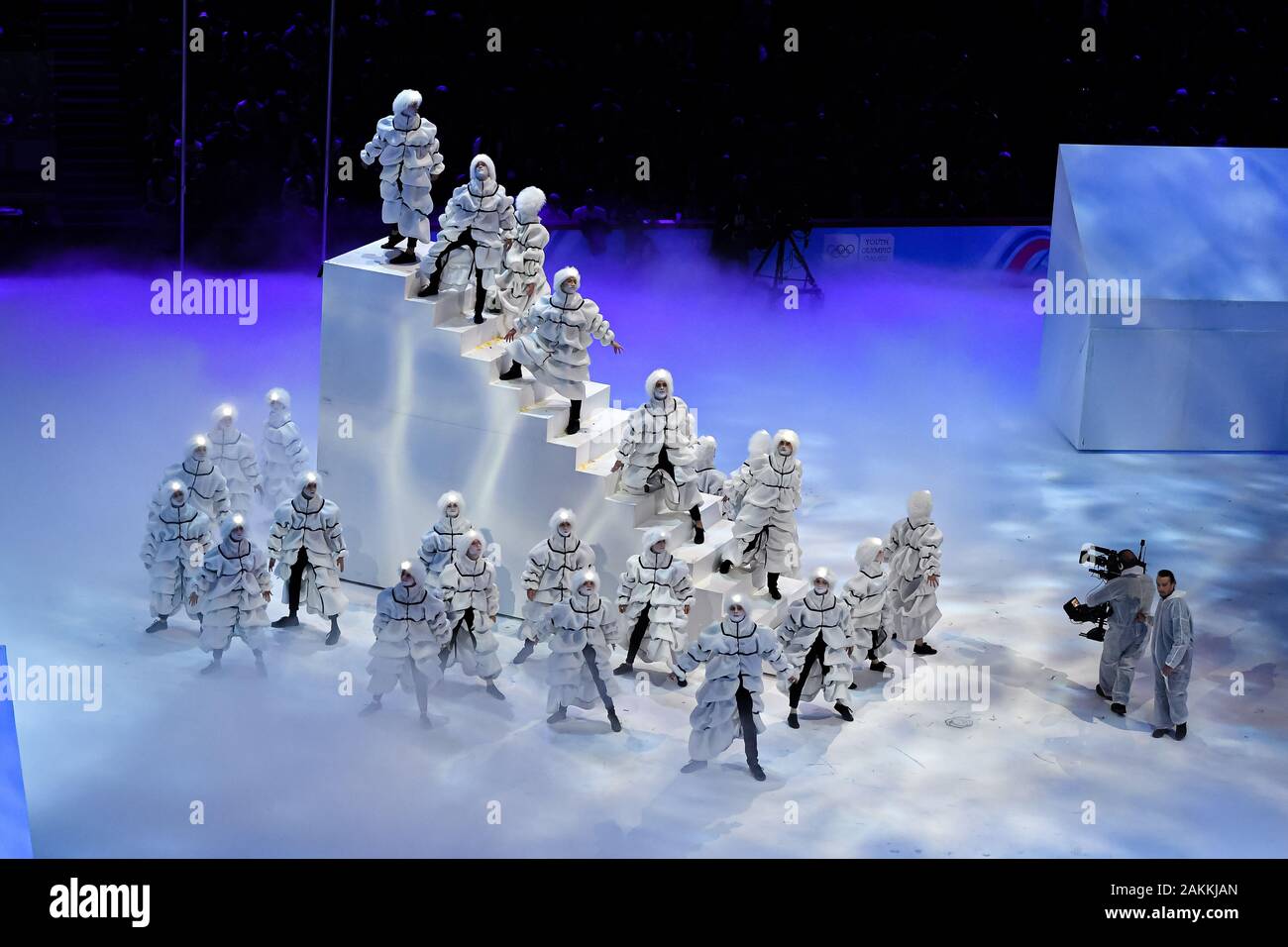 Losanna, Svizzera. 09th, 2020 gen. Artisti eseguono la danza durante la cerimonia di apertura il Lausanne 2020 Olimpiadi della Gioventù a Vaudoise Arena giovedì, 09 gennaio 2020. Losanna, Svizzera. Credito: Taka G Wu/Alamy Live News Foto Stock