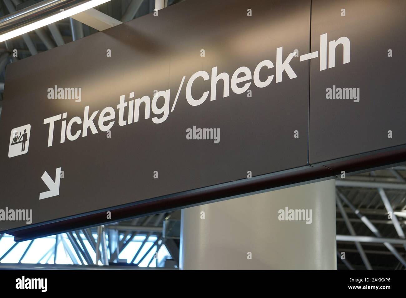 Biglietteria/Check-In Segnaletica All'Aeroporto Di Milwaukee Foto Stock
