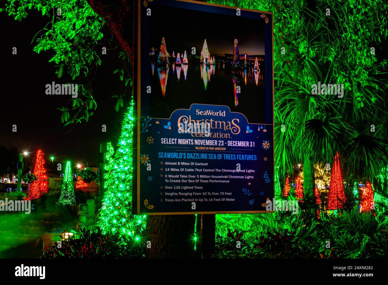 Orlando, Florida. Dicembre 30, 2019. Stagione di Natale segno a Seaworld Foto Stock