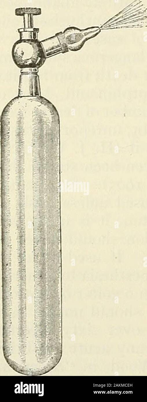 La moderna chirurgia generale e operativa animali .. In 1885Halsted e Raymond anestesia indotta nella distribuzione del nervo da iniettare-ing cocain circa l' inferiore dentale e nervi linguale (iniezione perineurale).Questo è stato fatto prima di tirare un dente. Schleich introdotto infiltrazione anes-thesia. Braun, Van Hook e Matas ha fatto molto per sviluppare anestesia locale.un enorme impulso è stato dato alla infiltrazione anestesia da Harvey Cushingsreport su herniotomy sotto anestesia locale (Annals of Surgery, 1900, vol.xxxi). Egli ha utilizzato una soluzione debole di cocain (i : 1000). Cocain hydrochlo-tasso è solubile i Foto Stock