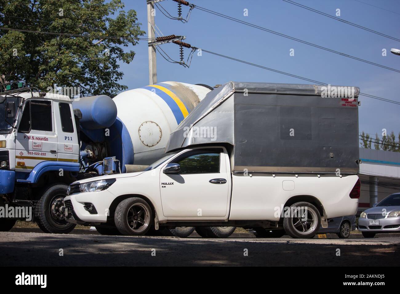 Chiangmai, Tailandia - 2 Dicembre 2019: Makro contenitore logistico Pickup. Foto sulla strada n. 121 a circa 8 km dal centro cittadino di Chiangmai, Thailandia. Foto Stock