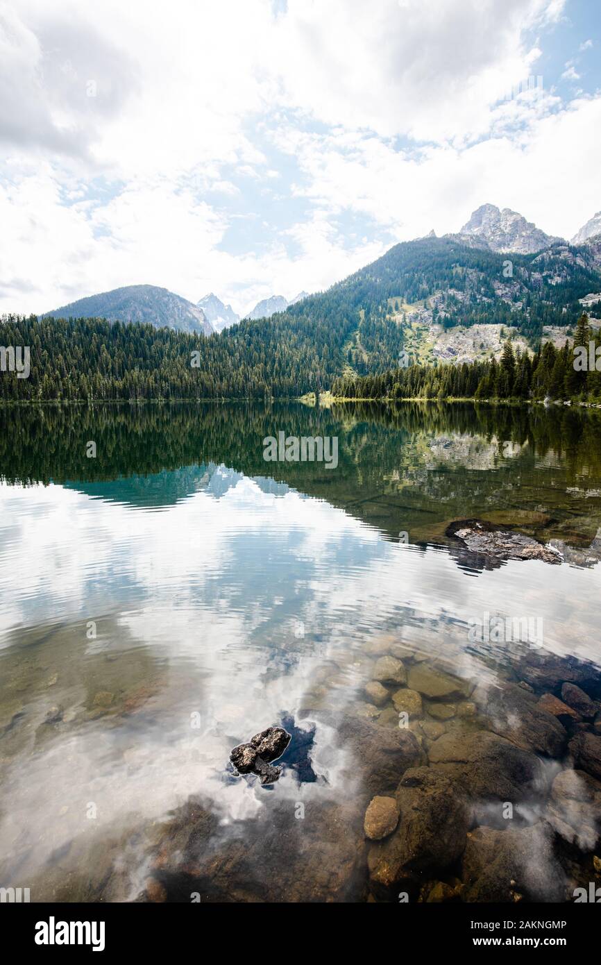 Taggart lago di riflessione nel Parco Nazionale di Grand Teton e Jackson Hole Wyoming, STATI UNITI D'AMERICA Foto Stock