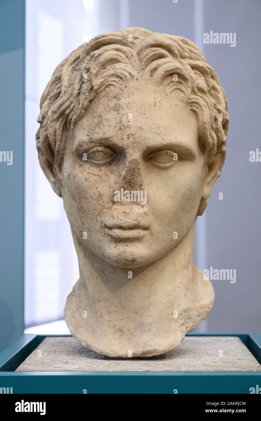 Berlino. Germania. Busto di Alessandro il Grande, (Alexander III di Macedon, 356 A.C. - 323 a.C.). Marmo, copia romana (inizio del II secolo A.D) da un Foto Stock