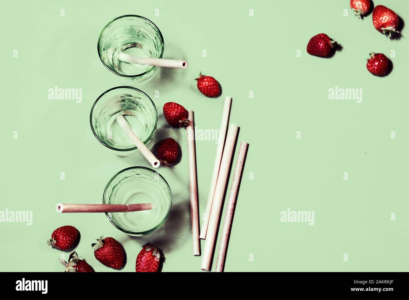 cannuccia ecologica di bambù per acqua potabile dire no al concetto di plastica zero rifiuti Foto Stock