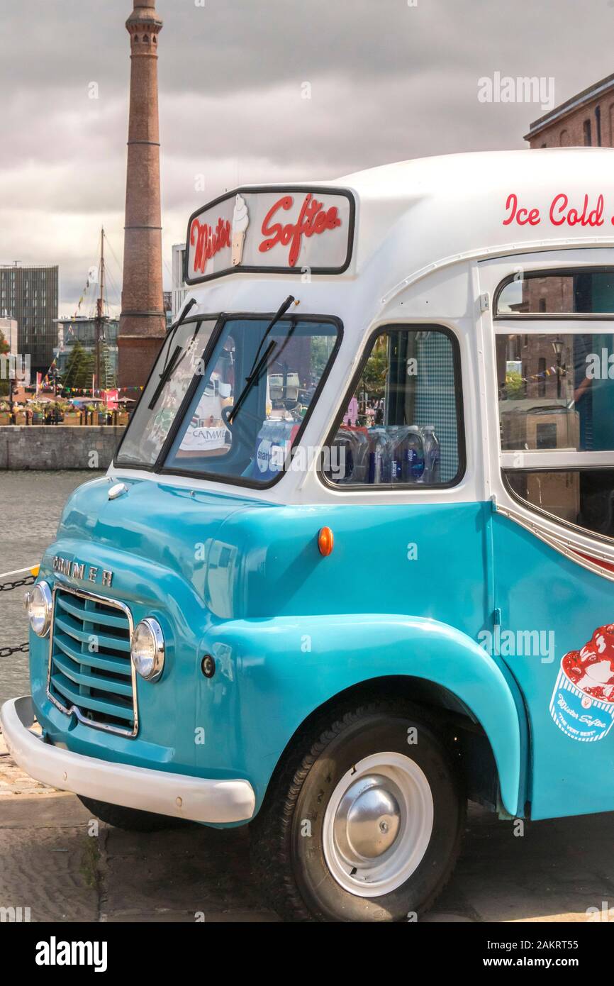 Vintage Commer ice cream van a Liverpool Regno Unito Foto Stock