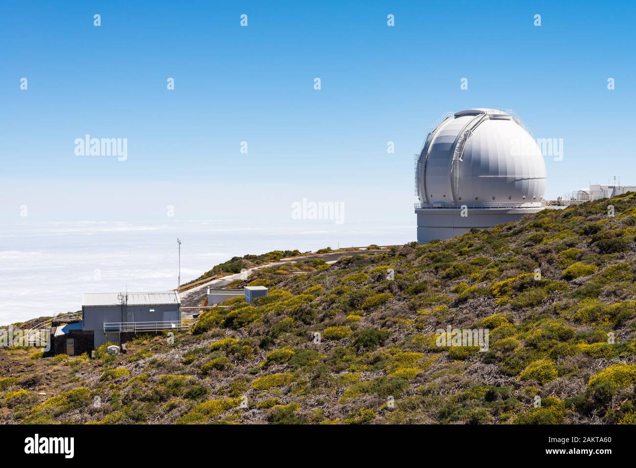 L'imponente telescopio William Herschel presso l'Osservatorio Roque de los Muchachos sull'isola di la Palma, Isole Canarie. Foto Stock