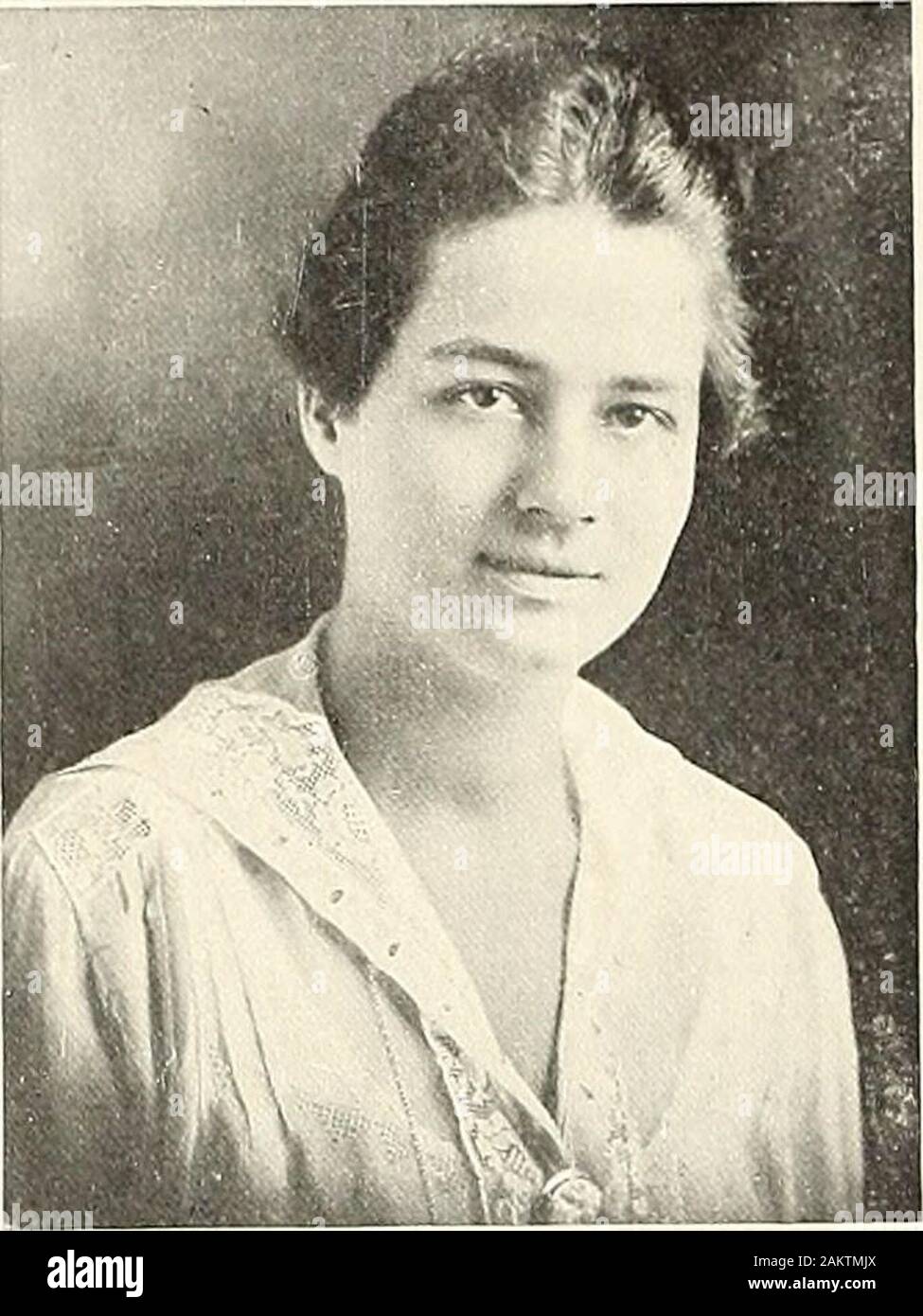 Sororian . 3RX HO Marie Nelson, Presidente studente di governo esecutivo ufficiali Marie Nelson Presidente Anne Welborne Vicepresidente Lucia McPhail Segretario Gussie Jones Tesoriere Soci Nannie Smith Mirto Workman Martha Owings Fannie Sue McCurry Annie B. Strickland Nancy re Helen Willis Edith Hutchison rmmm Foto Stock