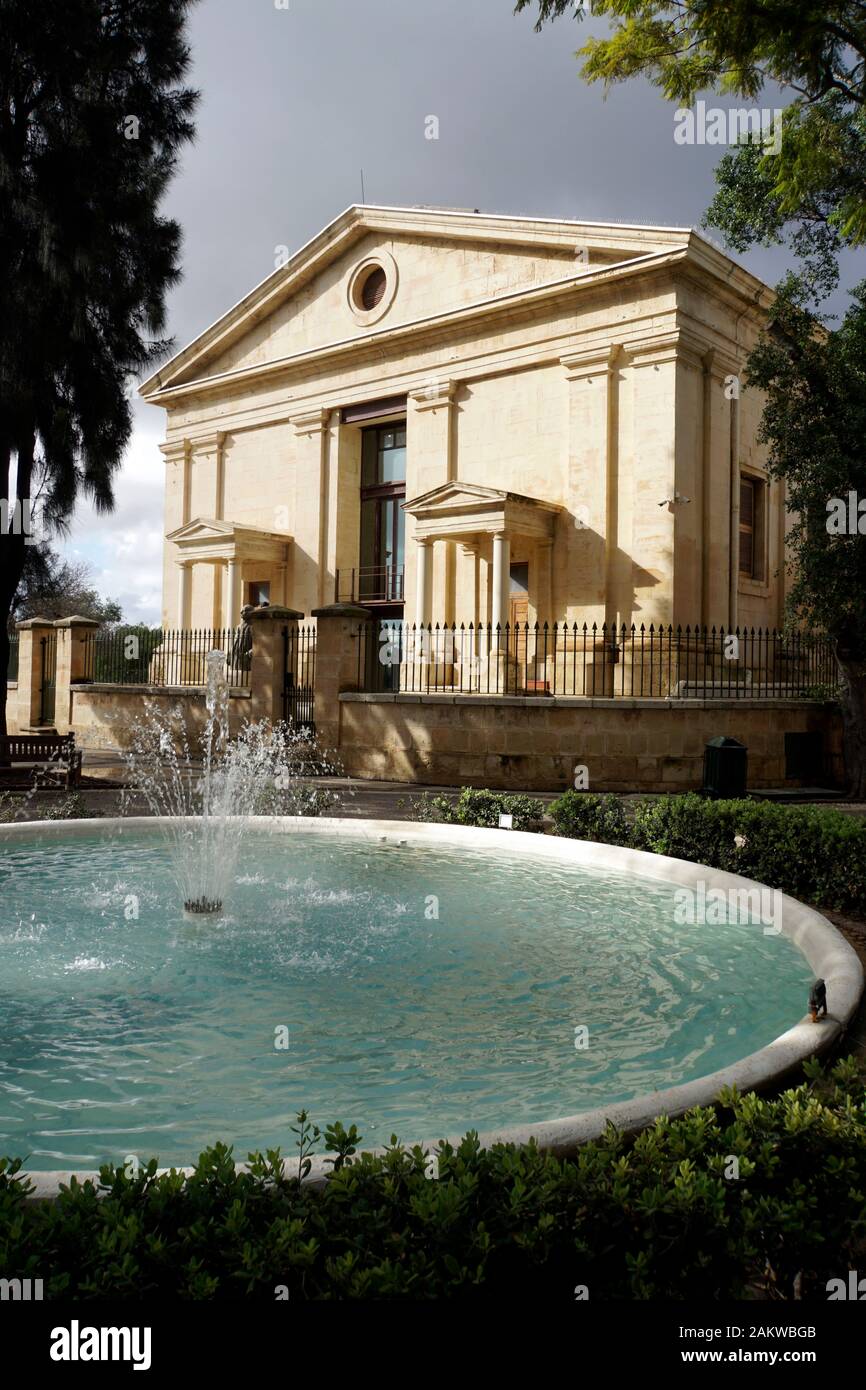 Blick von den Upper Barrakka Gardens auf die Börse, Valletta, Malta Foto Stock