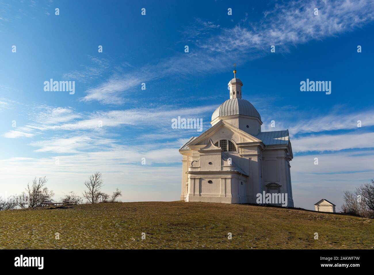 Holy Hill (Svaty Kopecek) Con Cappella Di San Sebastiano. Mikulov, Regione Della Moravia Meridionale. Repubblica Ceca. Foto Stock
