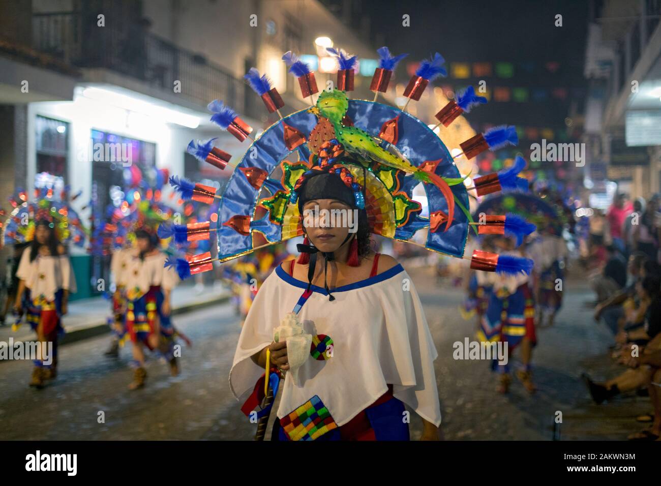 Messico, Puerto Vallarta, Jalisco, indigeni partecipante di prendere parte al festival "Nostra Signora di Guadalupe" Foto Stock