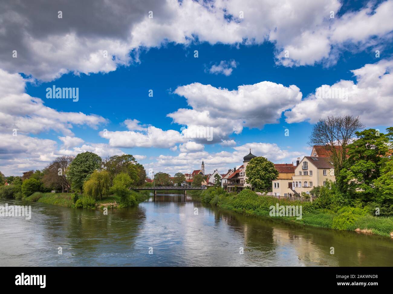 Confluenza dei fiumi Danubio e Wornitz a Donauworth, Swabia, Baviera, Germania, una popolare destinazione turistica sulla strada Romantica Foto Stock