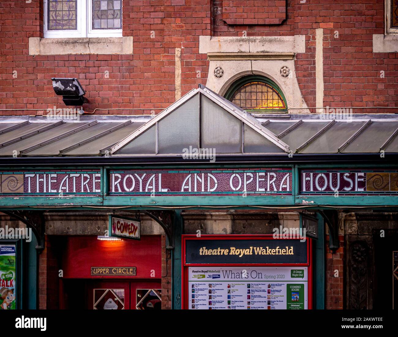 Wakefield Theatre Royal e Opera House al tramonto. Wakefield. West Yorkshire. Foto Stock