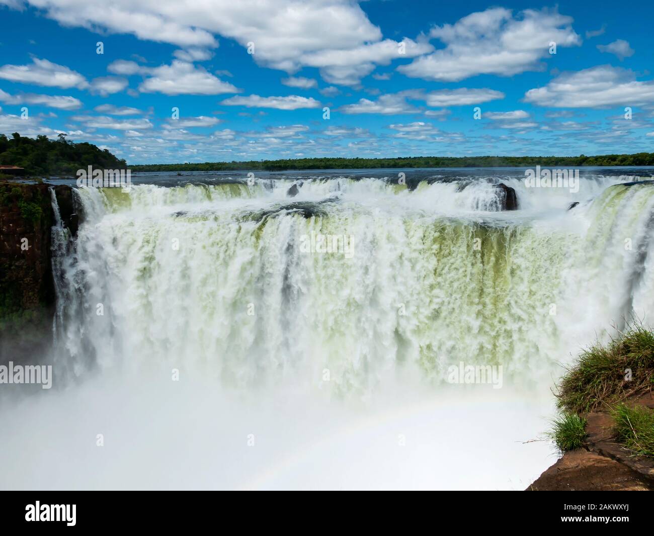 Gola del Diavolo, (Garganta del Diablo / Garganta do Diabo) Iguazu Falls (cascate Iguacu) come si vede dall'Iguazu Falls National Park, Argentina. Foto Stock