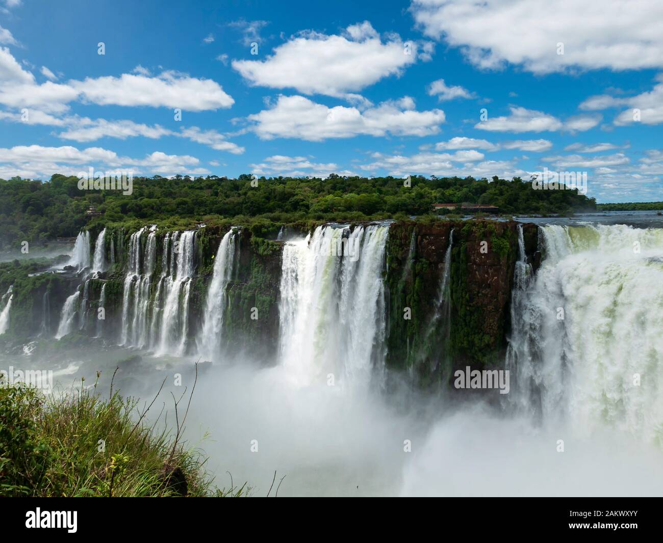 Gola del Diavolo, (Garganta del Diablo / Garganta do Diabo) Iguazu Falls (cascate Iguacu) come si vede dall'Iguazu Falls National Park, Argentina. Foto Stock