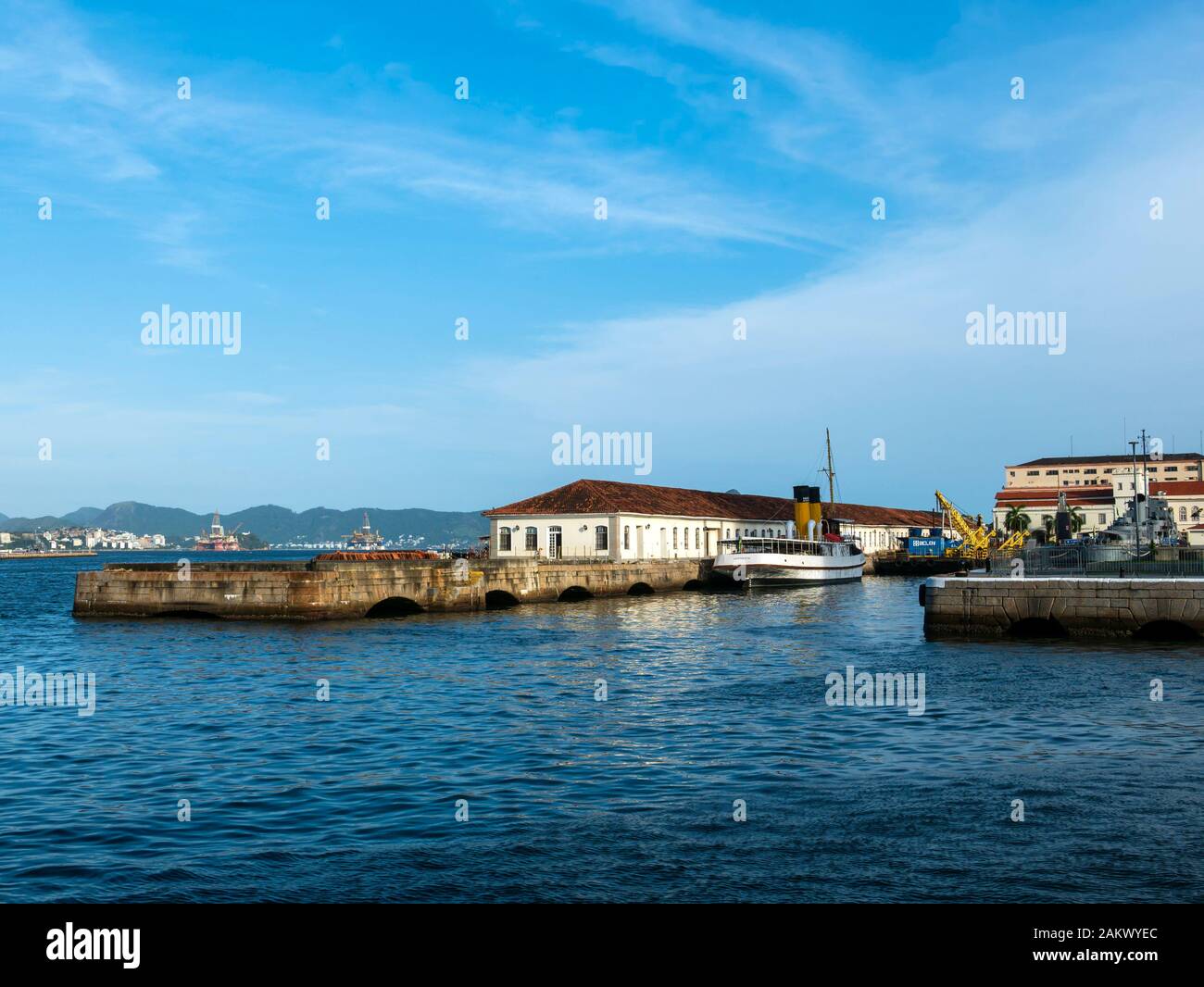 Il porto affacciato sulla Baia di Guanabara, Rio de Janeiro, Brasile. Foto Stock