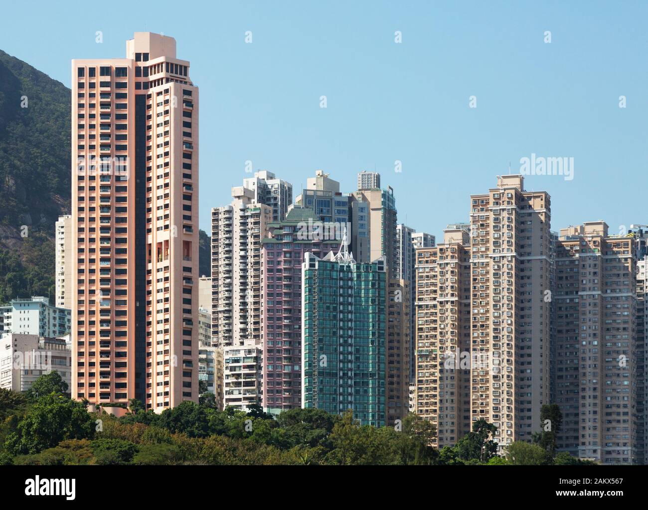 Grattacieli di Hong Kong per alloggi viventi, esempio di uno stile di vita della città; Hong Kong Island, Hong Kong Asia Foto Stock
