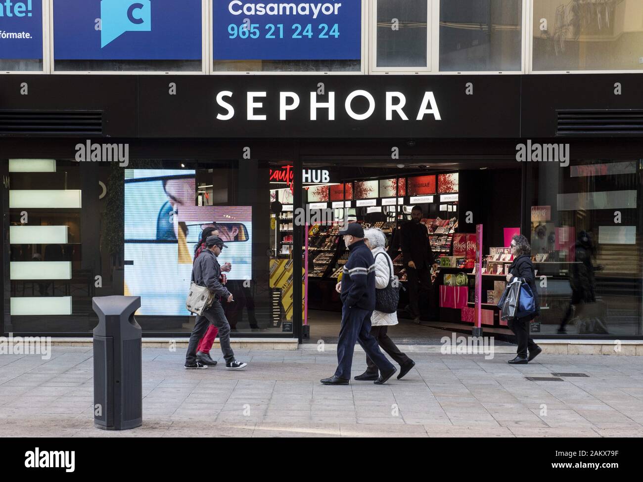 9 gennaio 2020, Spagna: multinazionale francese la cura e la bellezza del marchio retail Sephora store visto in Spagna. (Credito Immagine: © Budrul Chukrut/SOPA immagini via ZUMA filo) Foto Stock