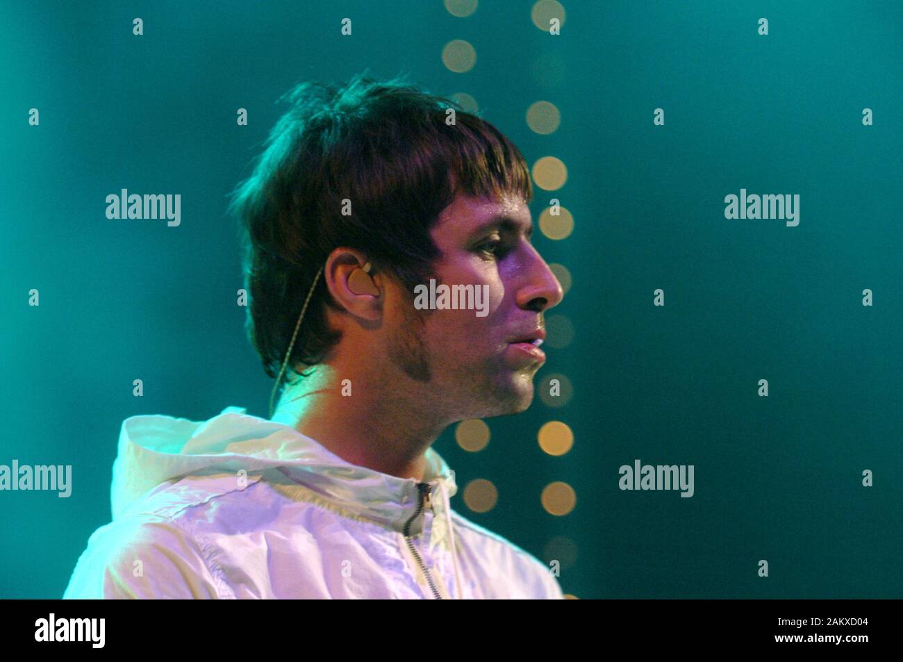 Milano Italia 12/05/2005 concerto dal vivo dell'oasi all'Alcatraz : Il cantante Liam Gallagher durante il concerto Foto Stock
