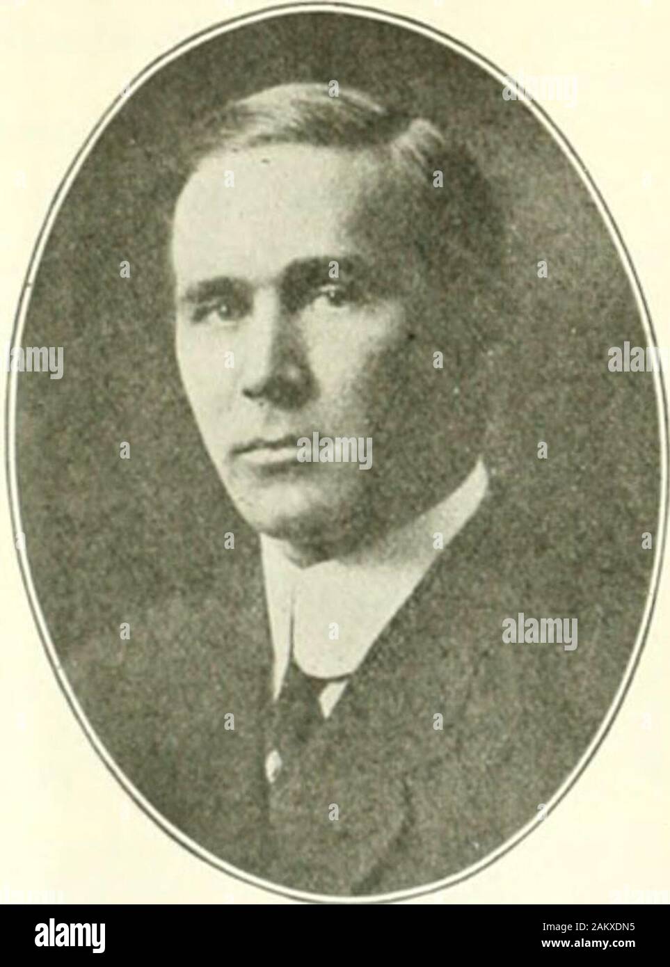 La stazione ferroviaria e la locomotiva Engineering . d del New Jersey; firstvice-presidente, T. W. Demarest, superin-tendent motive power, PennsylvaniaLines West, Northwest Sistema; secondvice-presidente, James Coleman, superin-tendent dipartimento auto, Grand Trunk;terzo vice-presidente, G. W. Wildin, me-chanical sovrintendente. New York, NewHaven & Hartford; Tesoriere, Giovanni S.Lenz, master car builder, Lehigh Valley.Comitato Esecutivo: Samuel Lynn,master car builder, Pittsburgh & LakeErie; J. C. Fritts, master car builder,Delaware, Lackawanna & Western, ec. B. Giovani, ingegnere meccanico, Chi-cago, Burlington & qu Foto Stock