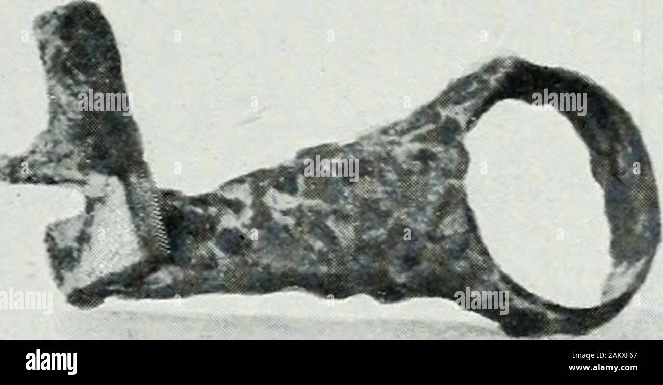 I palazzi di Creta e i loro costruttori . da Egyptto Europa, ma di una base comune di civiltà esisteva sulla theshores ot il Mediterraneo prima le dinastie del Pharaohsarose ; su questo strato di cultura neolitica Egvptian e ^ J aveva, XXIV. 566 : olci k ()ria | peia fAero^Xiaatie - Flinders Petrie, metodi e obiettivi in archeologia, 1904, p. 166. Gli artigiani di MINOS 157 civiltà europee sono state sviluppate simultaneamente, ma in amode diverso da ogni altro. Gli Egiziani conservati thetradition della continuità della storia. Nell'isola di Cretewe deve ricercare i documenti Foto Stock