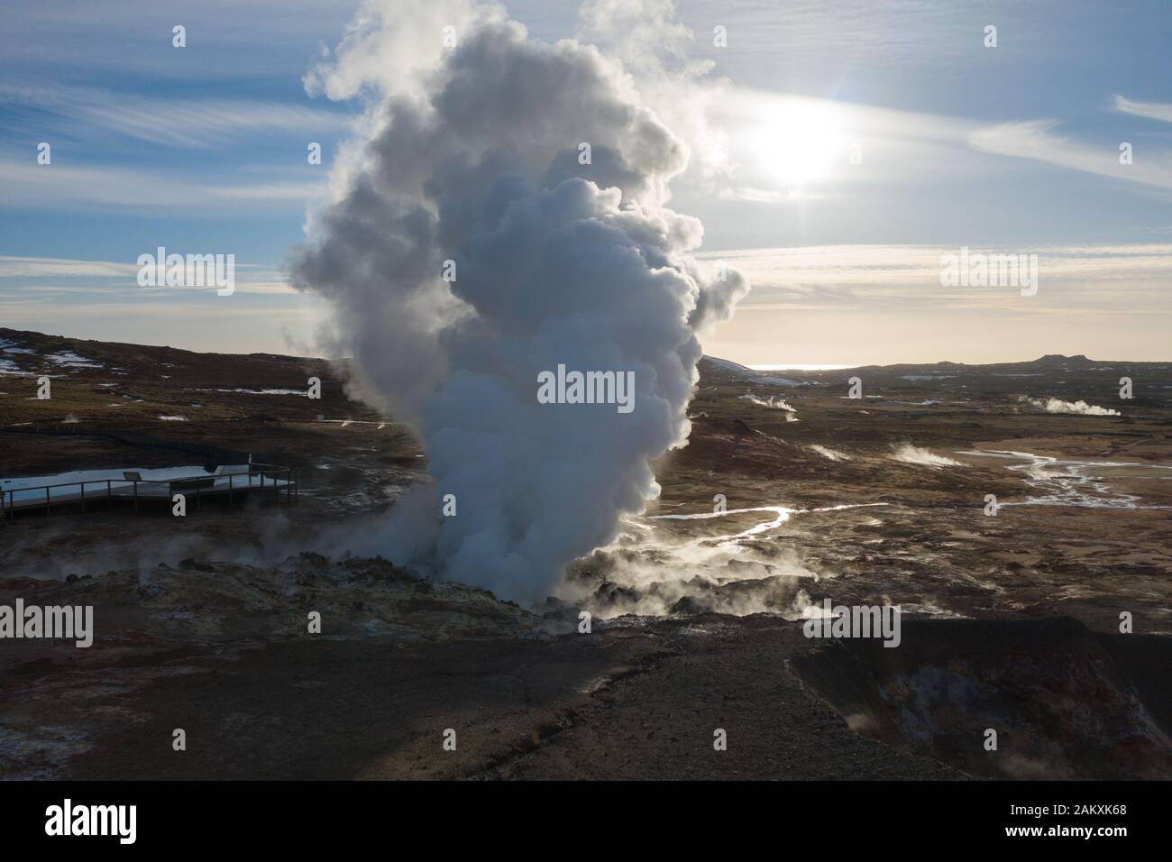 Vista aerea di molle geotermiche in Islanda in primavera Foto Stock
