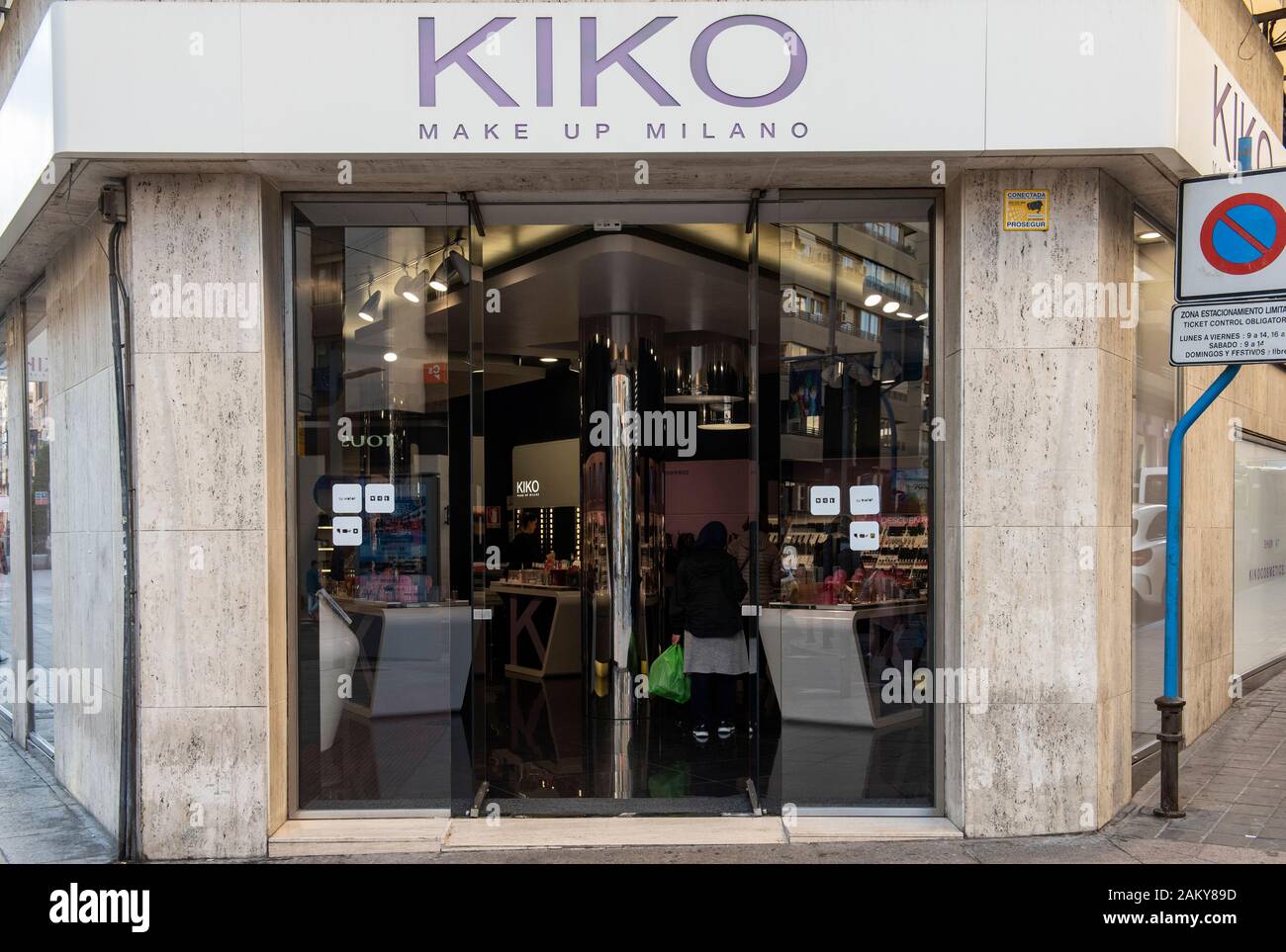 Bellezza italiana marca Kiko Milano store visto in Spagna. Foto Stock