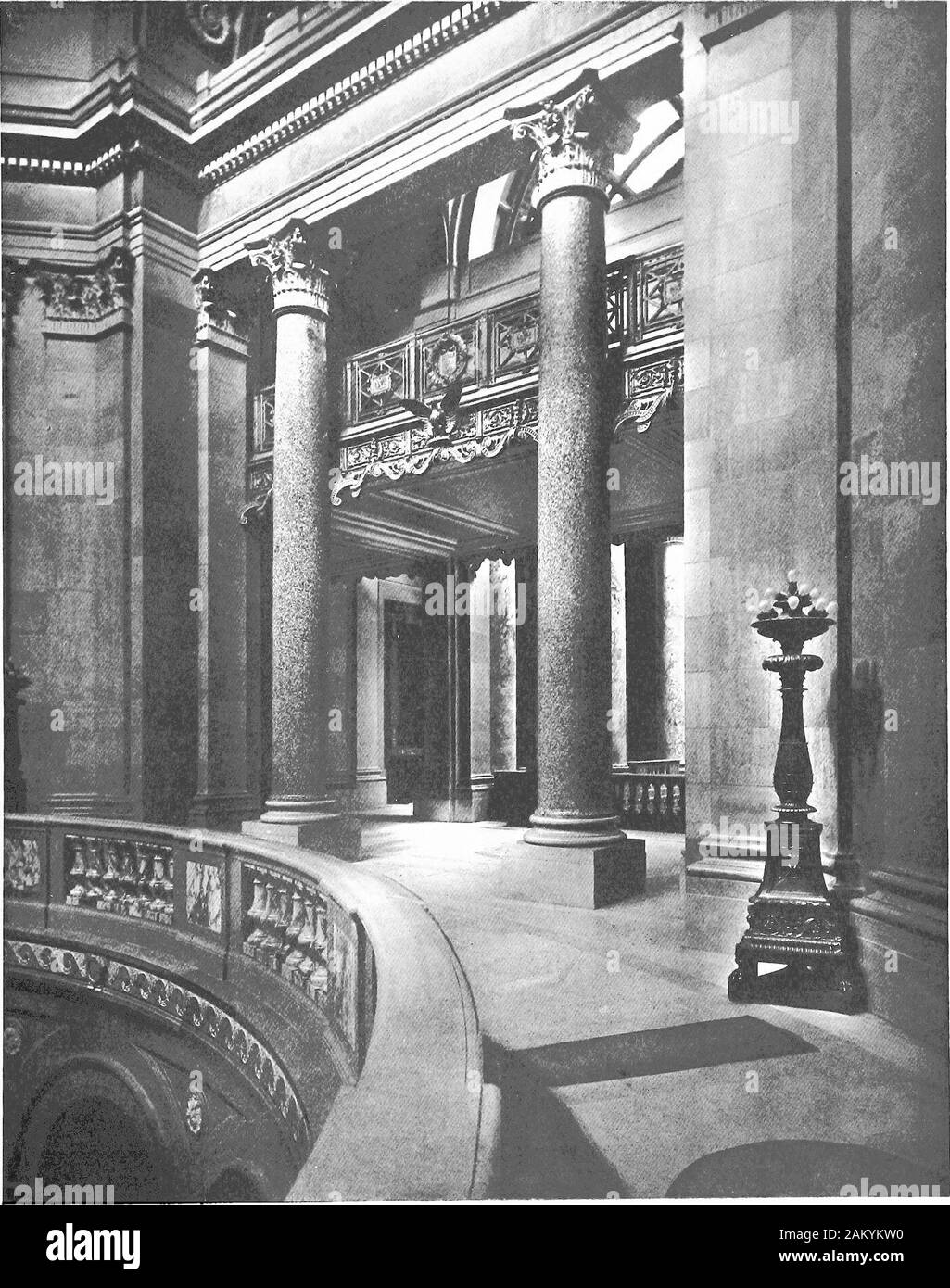 Minnesota State Capitol numero . OH Ul 01 ; nngn^ 0 x: lo- y o &lt; ? 1 = --§ S I. rhota bf Edmund A. Bbusb Jupplement al Western architetto Ottobre, 1905 dello stato del Minnesota CAPITOLCass Gilbert, architetto ViBW nella Rotunda-seconda storia ?Z. 2- Foto Stock