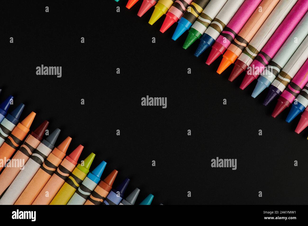 Diagonale dello spazio di copia tra le matite di Sfondo Foto Stock