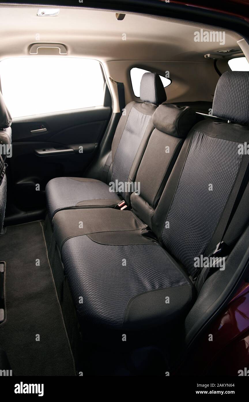 Auto SUV nero sedili posteriore isolato su sfondo bianco Foto Stock