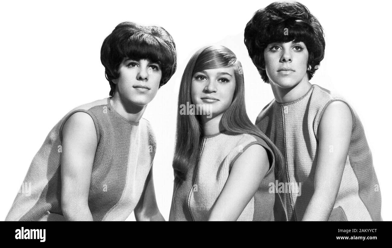 Shangri-LAS Foto promozionale del gruppo pop americano circa 1964. Da Sinistra: Mary Ganser, Mary Weiss, Marge Ganser Foto Stock