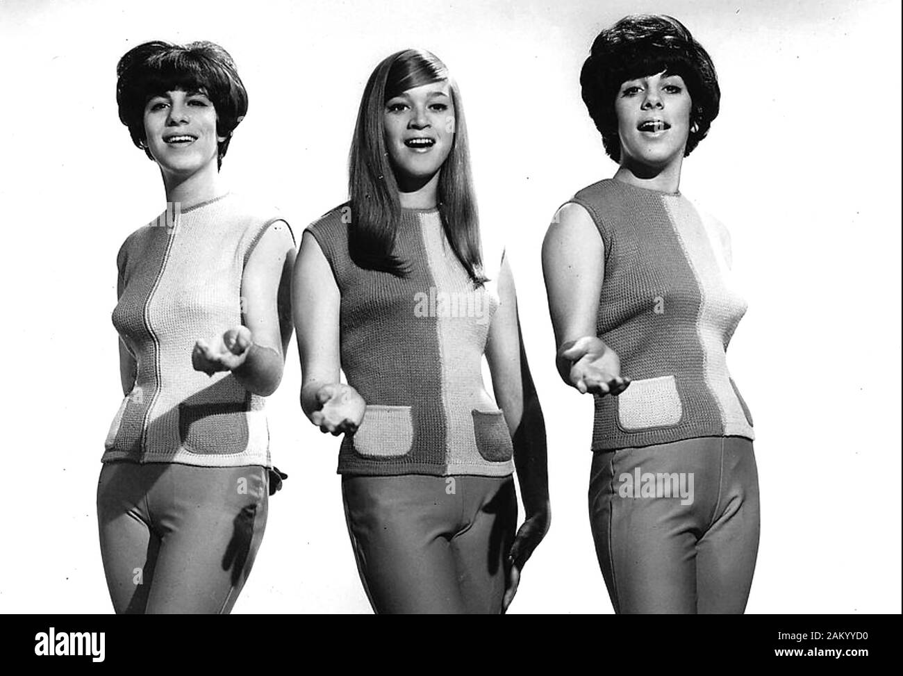 Shangri-LAS Foto promozionale del gruppo pop americano circa 1964. Da Sinistra: Mary Ganser, Mary Weiss, Marge Ganser Foto Stock