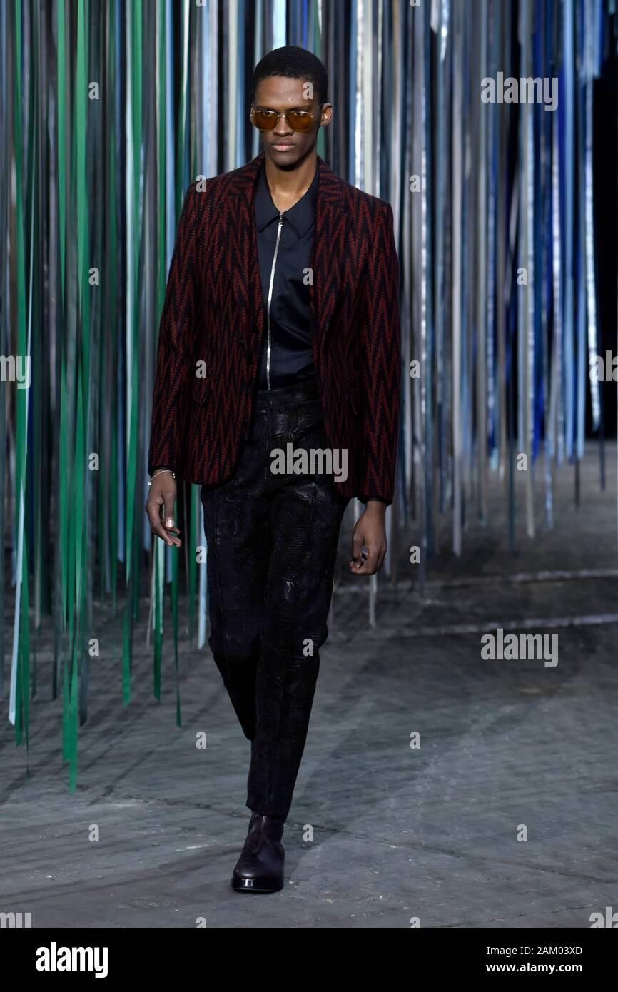 Milano, Italia. Decimo gen, 2020. La settimana della moda milanese, Uomo Autunno Inverno. 2020 2021 Milano Moda Uomo Autunno Inverno 2020. Ermenegildo Zegna nella foto: modello Credit: Indipendente Agenzia fotografica/Alamy Live News Foto Stock