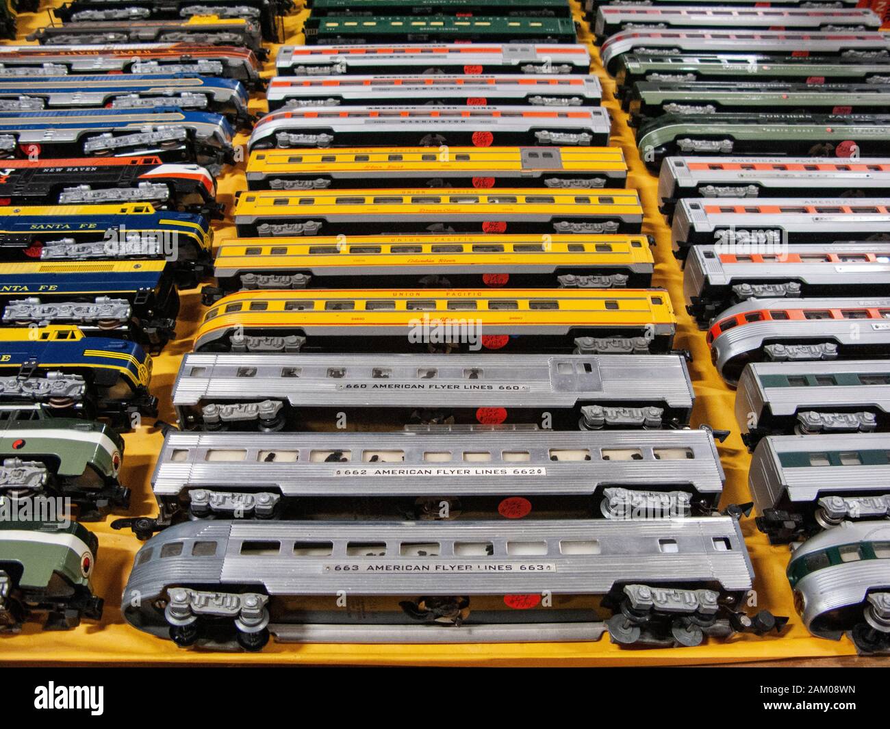 HO manometro automobili per la vendita in un treno mostra Foto Stock