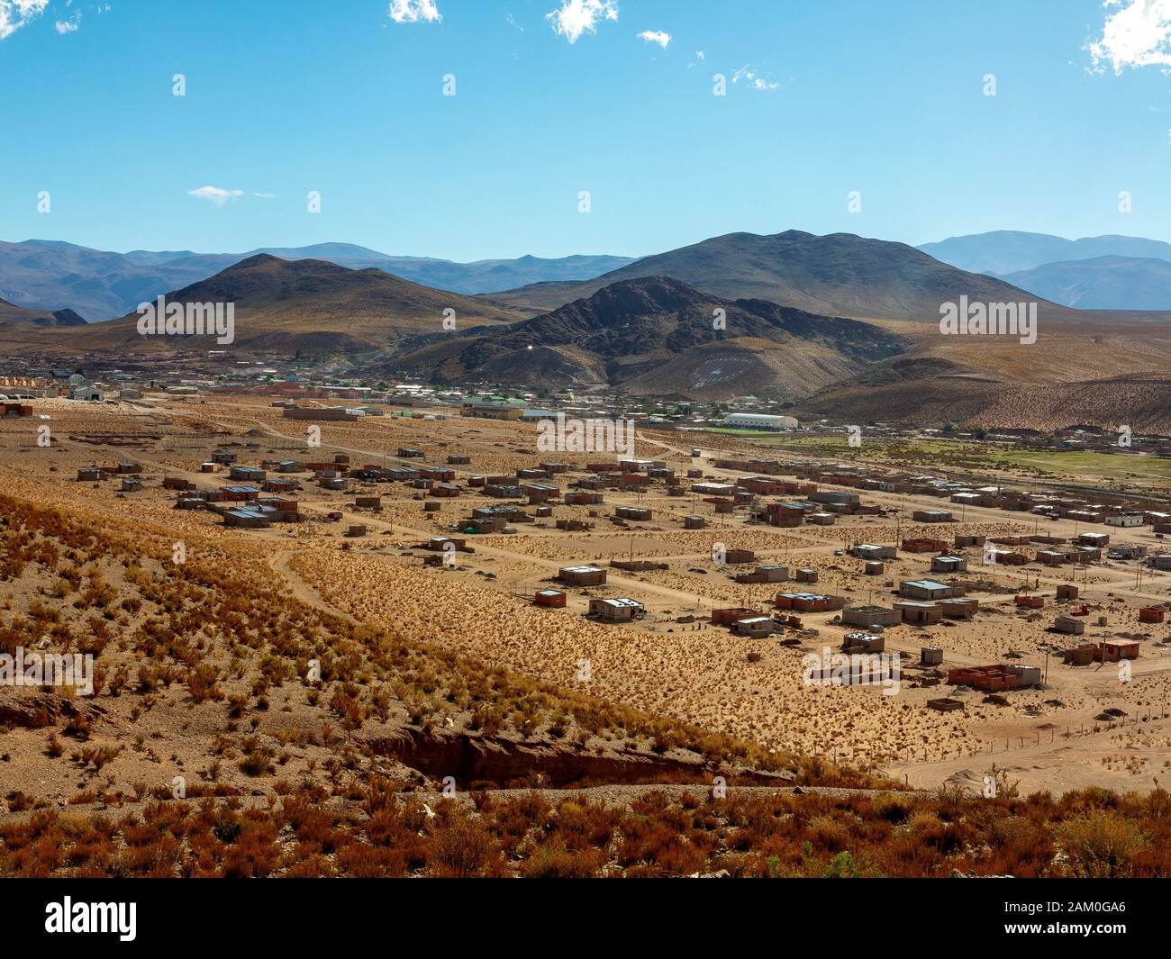 La cittadina di San Antonio de Los Cobres sul modo di Paso Sico sul confine del Cile, Argentina Foto Stock