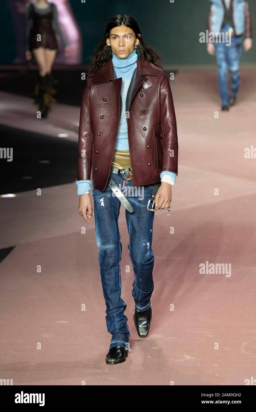 Milano, Italia. Decimo gen, 2020. DSQUARED2 Autunno/Inverno 2020/2021 pista durante la Fashion Week di Milano gli uomini Contatti Gennaio 2020 - Milano, Italia 10/01/2020 | Utilizzo di credito in tutto il mondo: dpa/Alamy Live News Foto Stock
