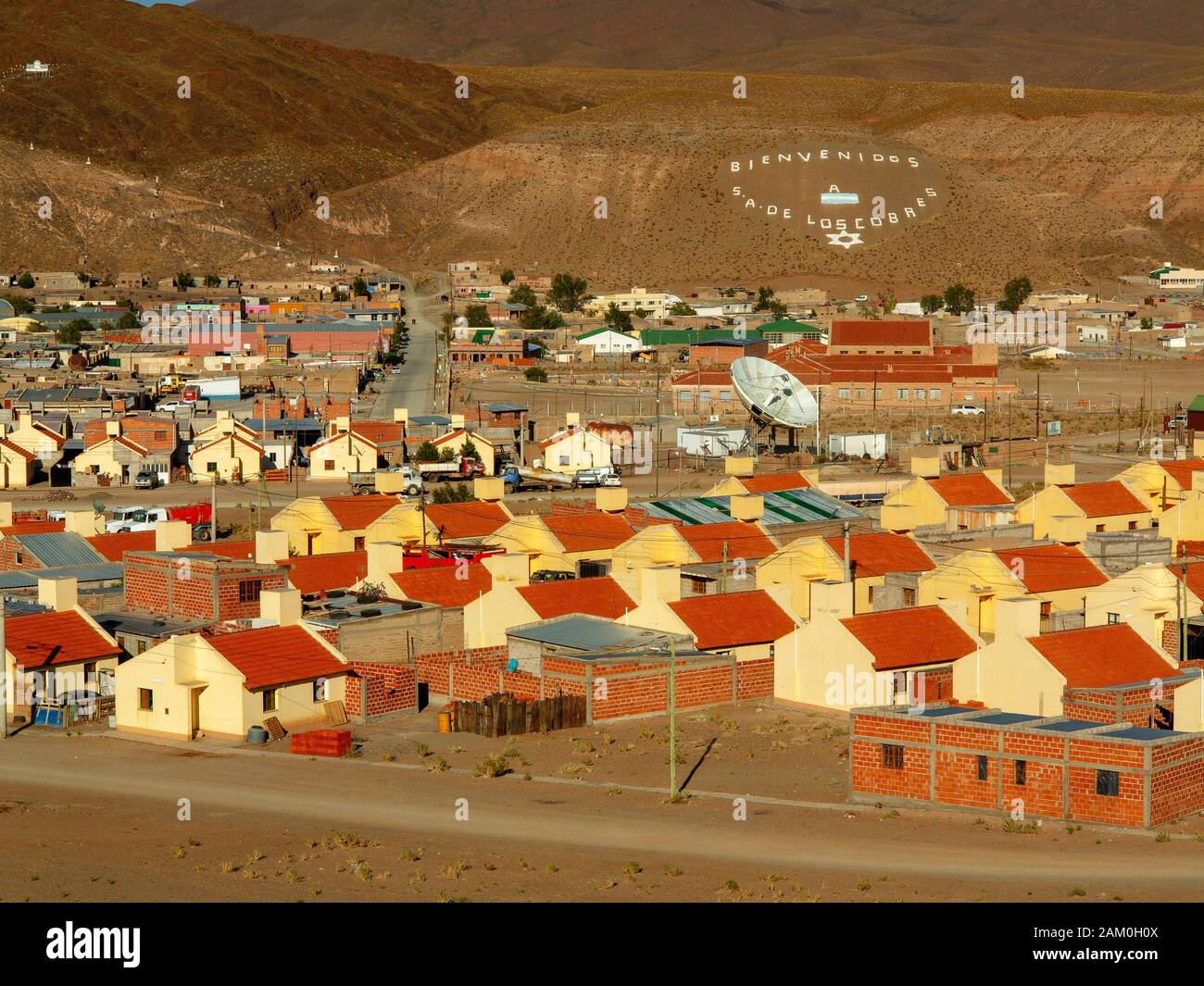 La cittadina di San Antonio de Los Cobres sul modo di Paso Sico sul confine del Cile, Argentina Foto Stock