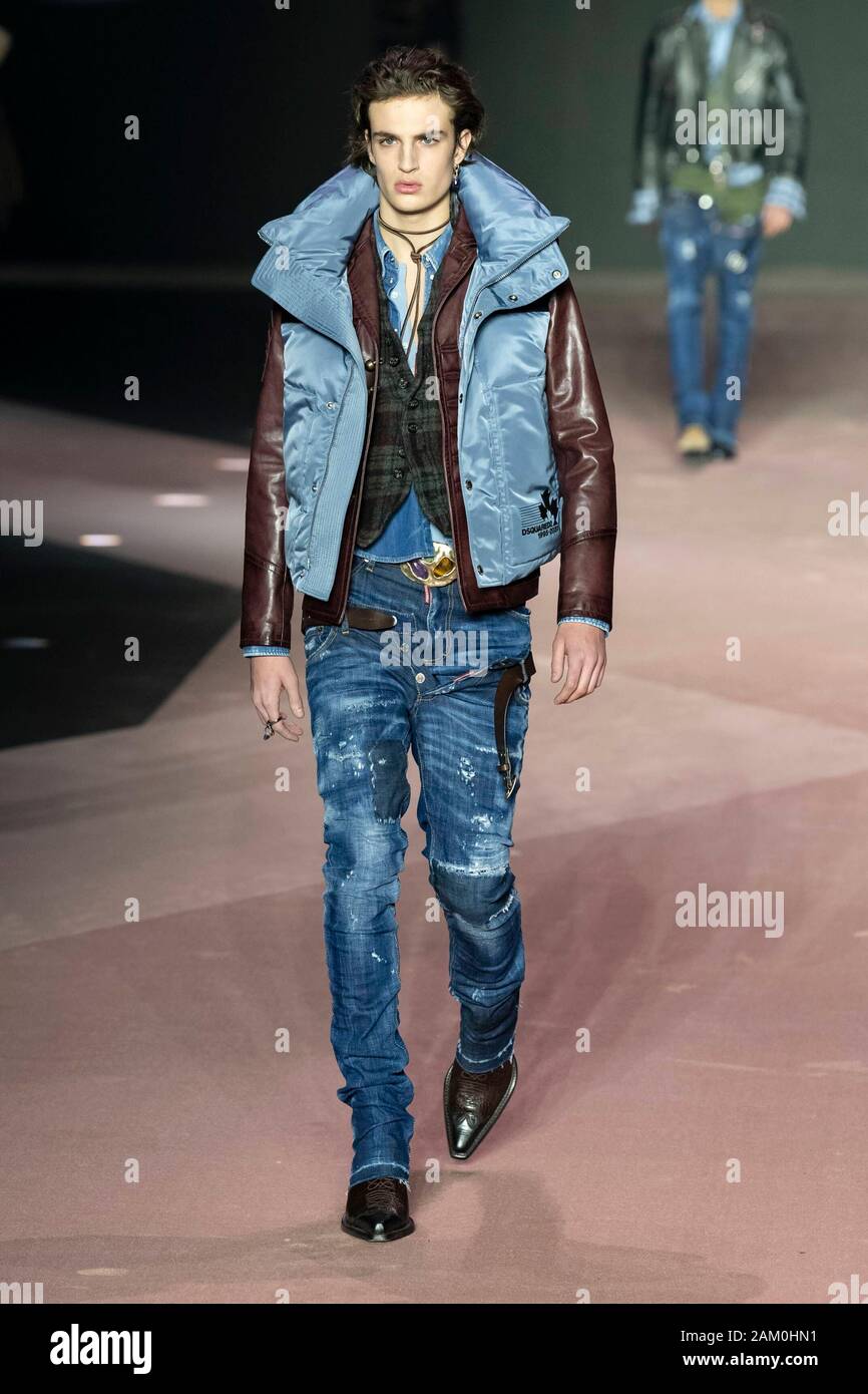 Milano, Italia. Decimo gen, 2020. DSQUARED2 Autunno/Inverno 2020/2021 pista durante la Fashion Week di Milano gli uomini Contatti Gennaio 2020 - Milano, Italia 10/01/2020 | Utilizzo di credito in tutto il mondo: dpa/Alamy Live News Foto Stock