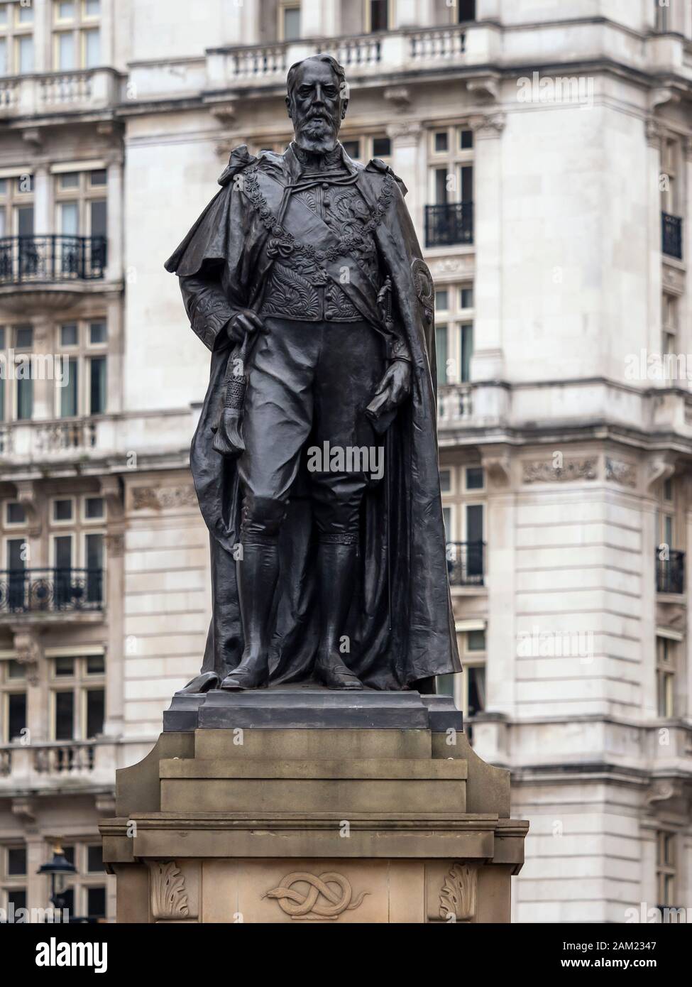 LONDRA, Regno Unito - 06 APRILE 2019: Statua dello statista britannico Spencer Compton Cavendish, 8th Duca del Devonshire su Horse Guards Foto Stock