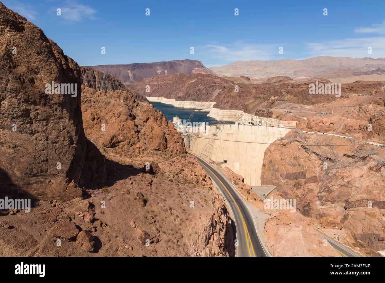 Boulder City, Nevada, USA - 01 giugno 2015: Vista della diga di Hoover, una diga ad arco gravitazionale in cemento, costruita nel Black Canyon sul fiume Colorado. Foto Stock