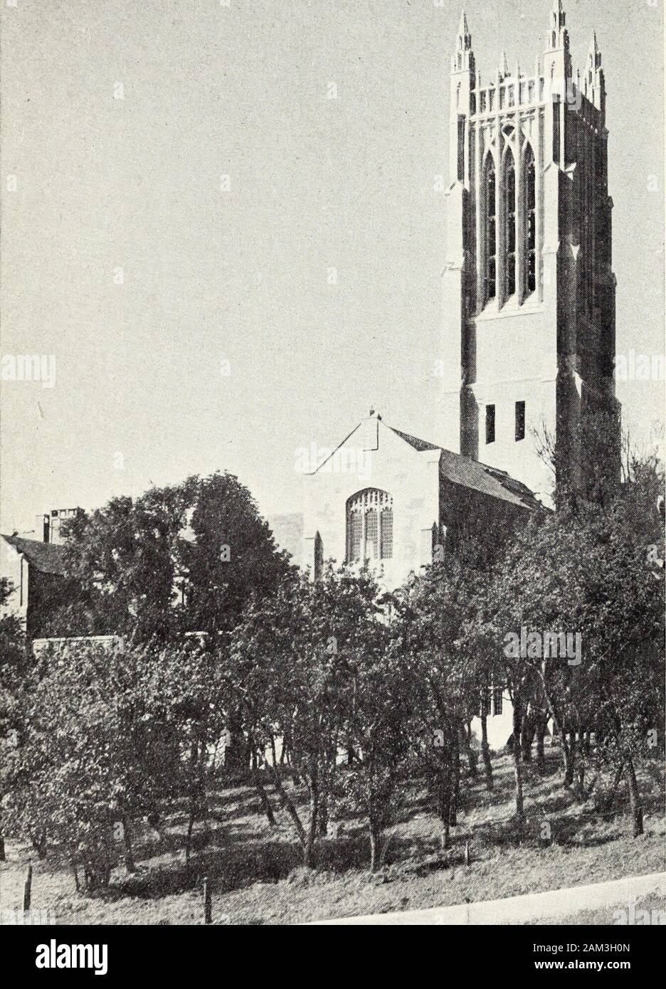 La Nuova Inghilterra magazine . Un Purple Haze avvolge le lontane colline. - I nuovi motivi di PERKINS Istituto dei ciechi New England Magazine Vol. XLVIII Novembre, 1912 Numero 3 La conversione di M. Herve come è facile ignorare themost palpabili fatti di in-terest di una teoria di impegno-humorously è illustrato in inglese arecent pseudo-libro scientifico,la tesi principale dei quali è che inas-molto come etere non esiste, noforce raggiunge il mondo da withoutitself. Questo straordinario statementis realizzato da un essere umano che, sup-posably, ogni giorno si sente il calore del sole. Spesso non è Foto Stock