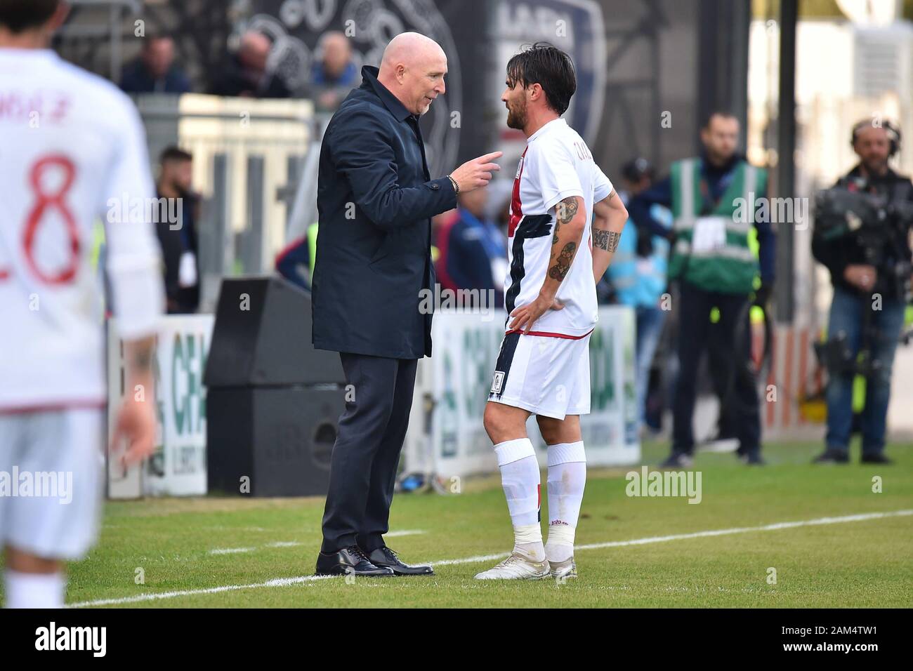 Cagliari, Italia. Xi gen, 2020. rolando maran di cagliari calcioduring Cagliari vs AC Milano, italiano di calcio di Serie A del campionato Gli uomini a Cagliari, Italia, 11 Gennaio 2020 - LPS/Luigi Canu Credito: Luigi Canu/LP/ZUMA filo/Alamy Live News Foto Stock