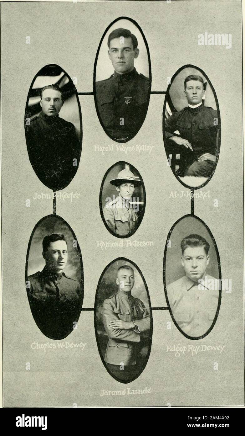 La Contea di Marshall nella guerra mondiale, 1917-1918 : una storia pittorica della partecipazione della Comunità a tutte le attività di guerra con un completo elenco di nomi dei soldati e dei Marinai in servizio . Un, Colo., Pvt. Bat.C, 5° F. A.; trasferito a Ft. Bliss, Tex.;d'oltremare, agosto 1917; ucciso in azione,Marzo 1, 1918 in attacco tedesco in St.Mihiel salienti, a nord di Toul; primo soldierfrom contea di Marshall ucciso in azione;postumo aggiudicati illustri ser-vice croce. WEAVER, WILLIAM CHARLES, Mar-shalltown, figlio il sig. e la sig.ra J. W. Weaver;23 anni; selettiva, febbraio 26, 1918, CampDodge; trasferito a Washington Foto Stock