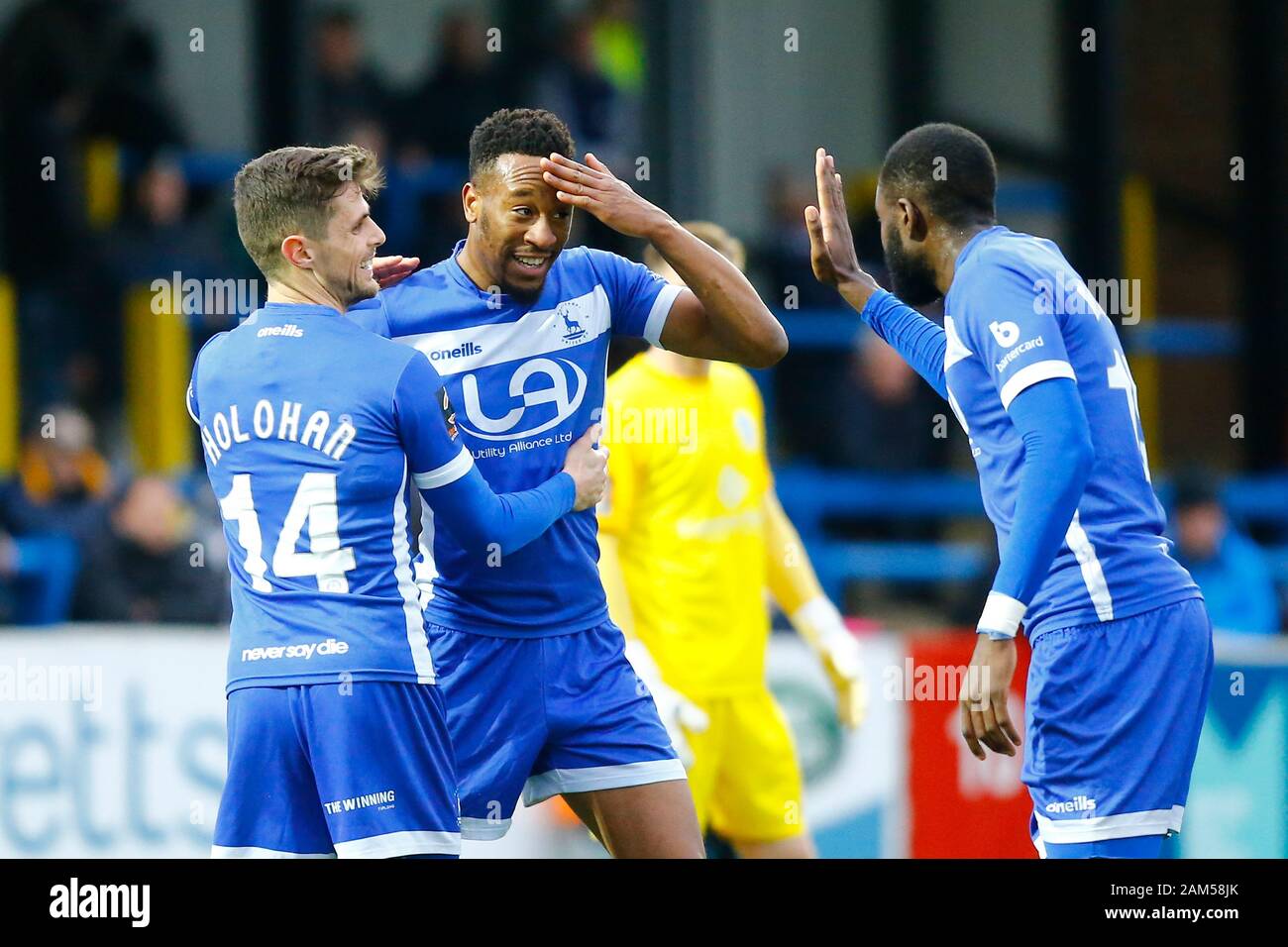 Dover, Regno Unito. Xi gen, 2020. Nicke Kabamba celebra rigature durante il Vanarama National League match tra Dover atletico e Hartlepool Regno a Crabble massa atletica, Dover sabato 11 gennaio 2020. (Credit: Matt Bristow | MI News) Credito: MI News & Sport /Alamy Live News Foto Stock