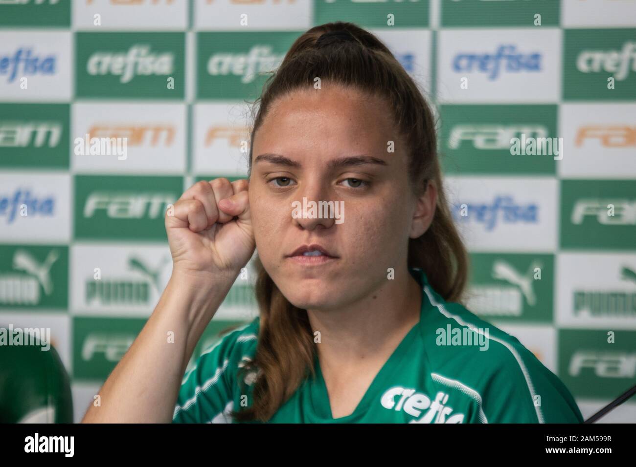 Sao Paulo, Brasile. Xi gen, 2020. SÃO PAULO, SP - 11.01.2020: TREINO E APRESENTAÇÃO PALMEIRAS FEMININO - Palmeiras presenta delle donne in modo che il team di tè per la stagione 2020. Stefany durante la conferenza stampa. la formazione e la conferenza stampa ha avuto luogo presso la Accademia di calcio sulla mattina di sabato, 11 gennaio 2020, presso l'Accademia di calcio, in São Paulo/SP. (Foto: Van Campos/Fotoarena) Credito: Foto Arena LTDA/Alamy Live News Foto Stock