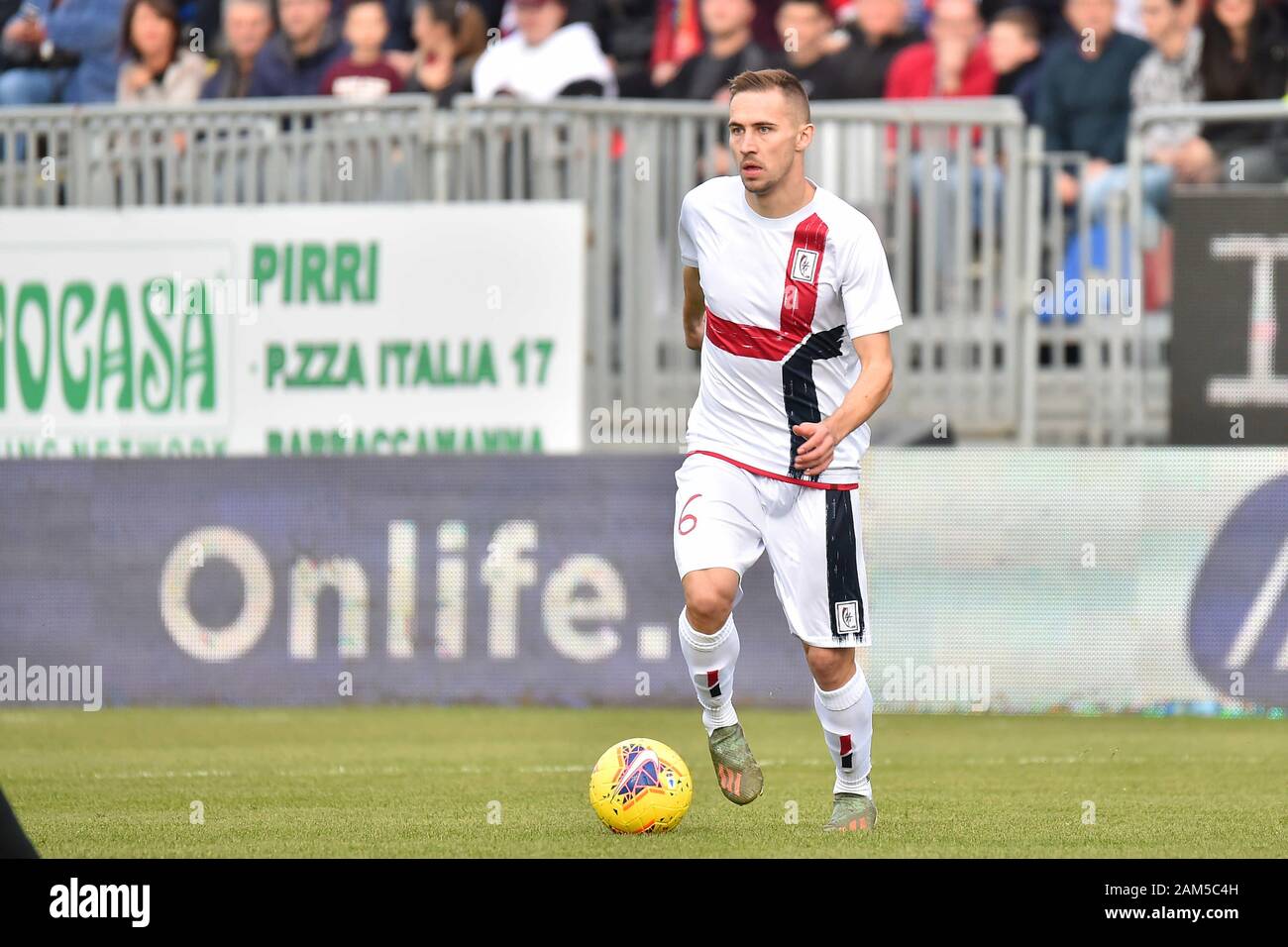 Cagliari, Italia. Xi gen, 2020. marko rog di cagliari calcioduring Cagliari vs AC Milano, italiano di calcio di Serie A del campionato Gli uomini a Cagliari, Italia, 11 Gennaio 2020 - LPS/Luigi Canu Credito: Luigi Canu/LP/ZUMA filo/Alamy Live News Foto Stock