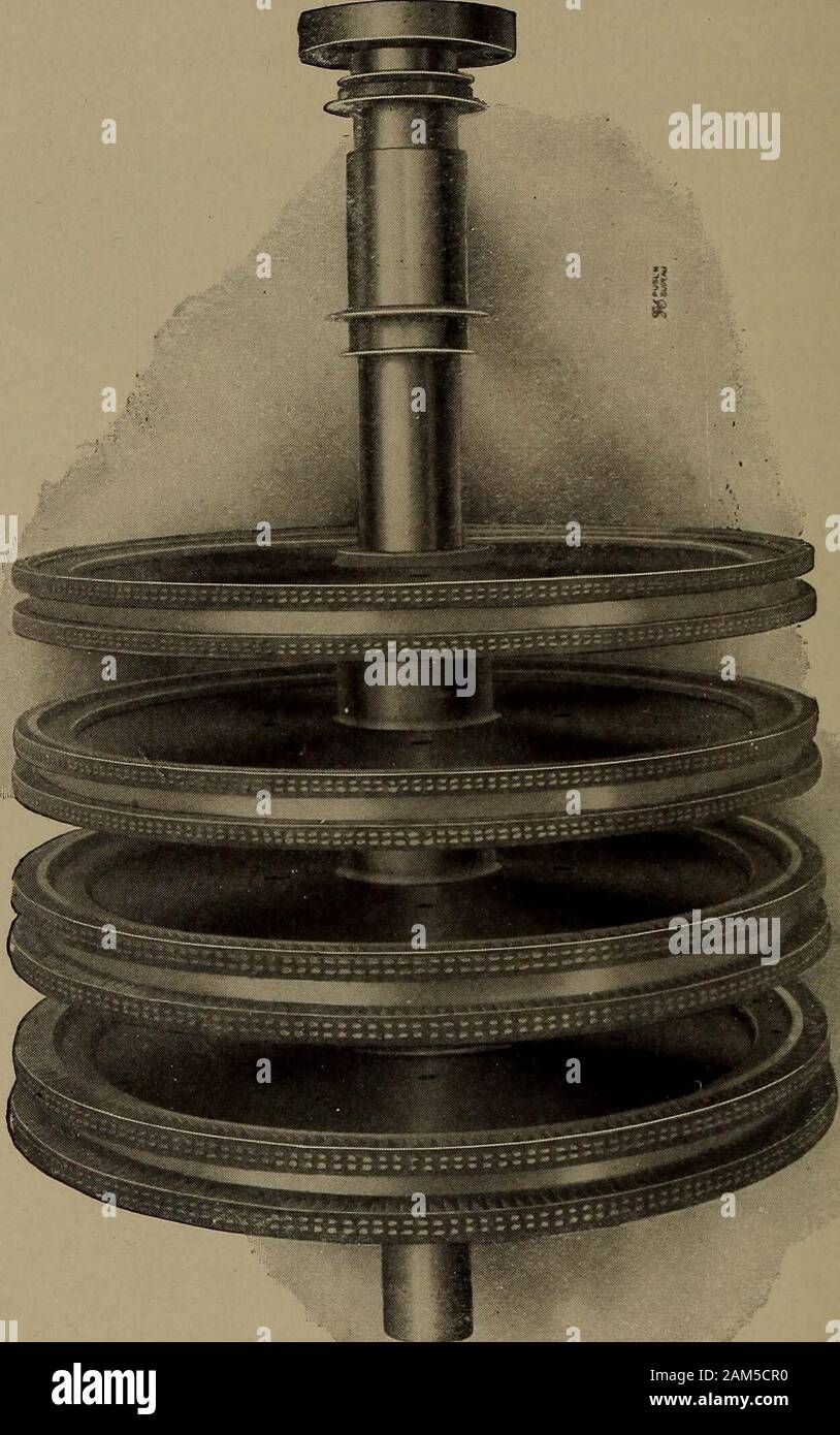 Turbine a vapore; un pratico e teorico trattato per ingegneri e studenti,  inclusa una discussione della turbina a gas . Fig. 116. Curtis intermedia  di spezzoni di lama. Le ruote di quattro