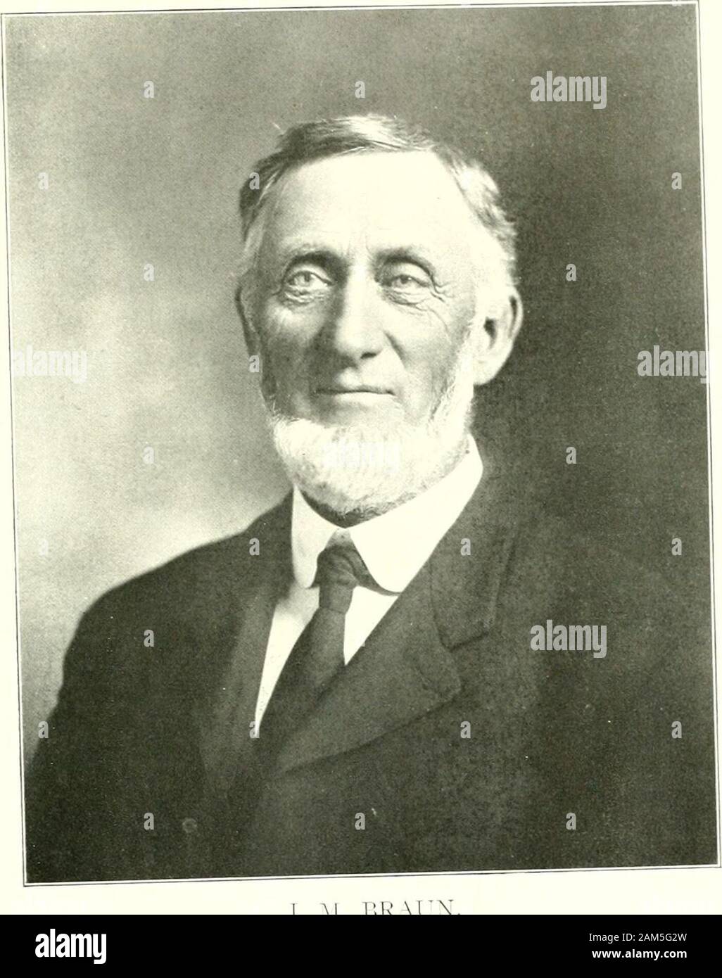 Il passato e il presente di Washtenaw County, Michigan . Torta come-sisted suo padre nel funzionamento dell'homefarm e vi rimase fino al tempo di hismarriage, che è stata celebrata il 17 aprile 1879,?iliss Caroline R. Kapp diventare sua moglie. Shewas una figlia di Christian Kapp, di Northfieldtownship. Questo matrimonio è stata benedetta withone bambino. Athniel J., che nacque febbraio18. 1885, e sta aiutando il padre nella farmwork. Il sig. Braun acquistato uno e cento fortyacres di terra sulla sezione 5, Ann Arbor township,nel 1875, e come la sua risorse finanziarie increasedhe aggiunto alla proprietà fino a quando egli Foto Stock