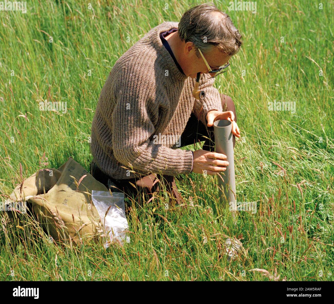 Ainsdale dune di sabbia Riserva Naturale Nazionale, Lancashire. Lavoratore di ricerca controllo ambientale dispositivi di campionamento. Foto Stock