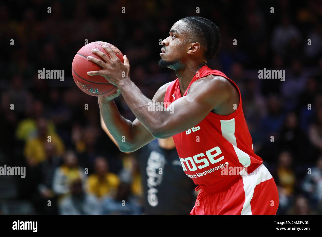 Braunschweig, Germania, 14 dicembre 2019: Retin Obasohan di Brose Bamberg in azione durante il BBL Pokal gioco Braunschweig vs Bamberg Foto Stock
