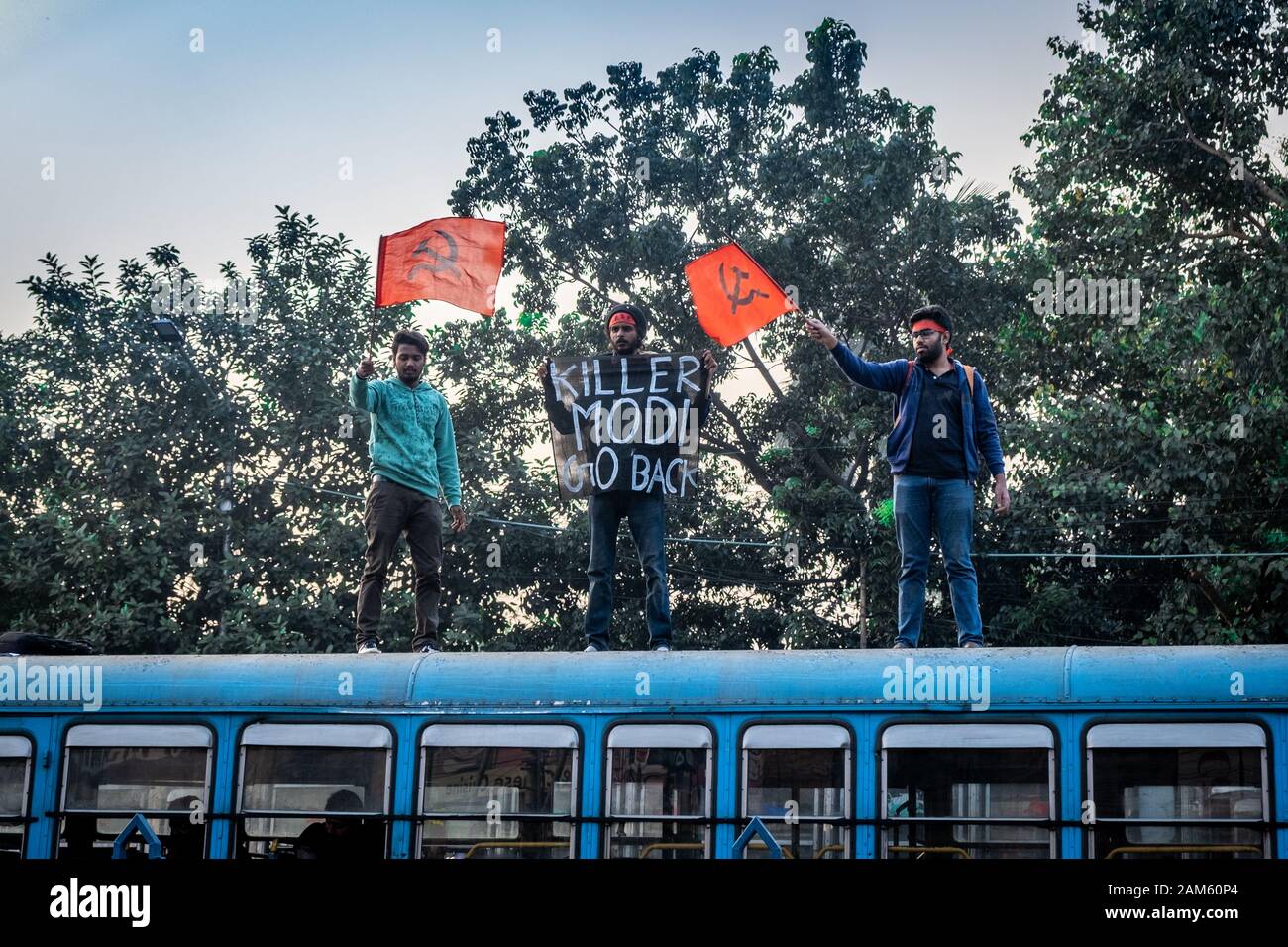 Kolkata, India. Xi gen, 2020. Protesta in Kolkata contro AAC, NPR e NRC e 'Indietro' slogan al Primo ministro modi. (Foto di Pritam Dutta/Pacific Stampa) Credito: Pacific Press Agency/Alamy Live News Foto Stock